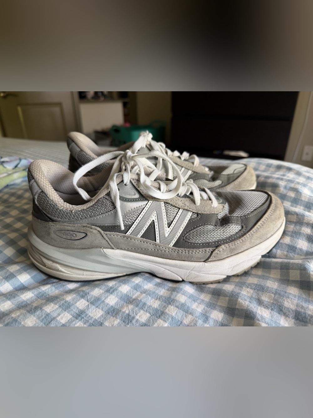 New Balance Men’s Sneakers in Grey and White
